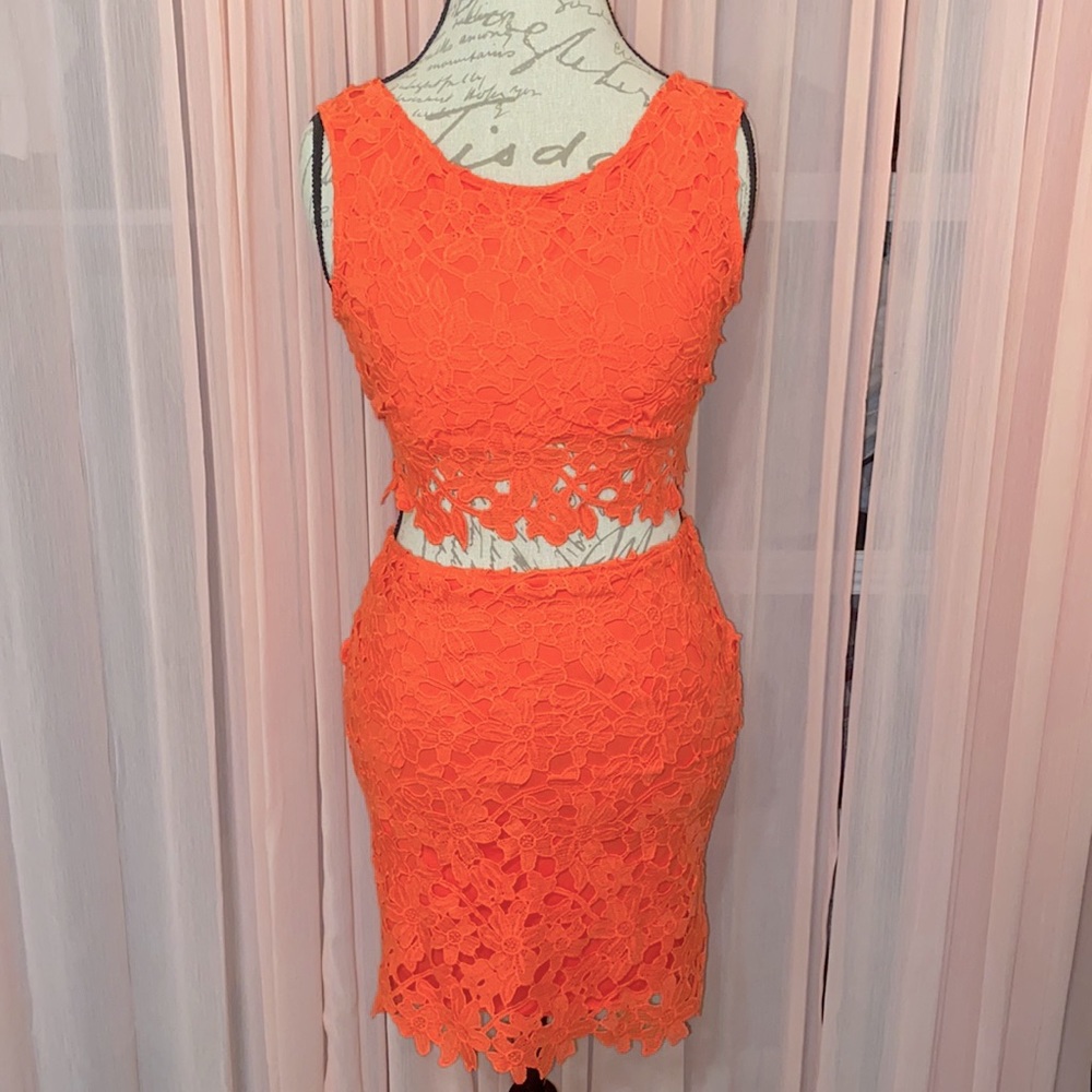 Two piece skirt and crop top set. Size M.